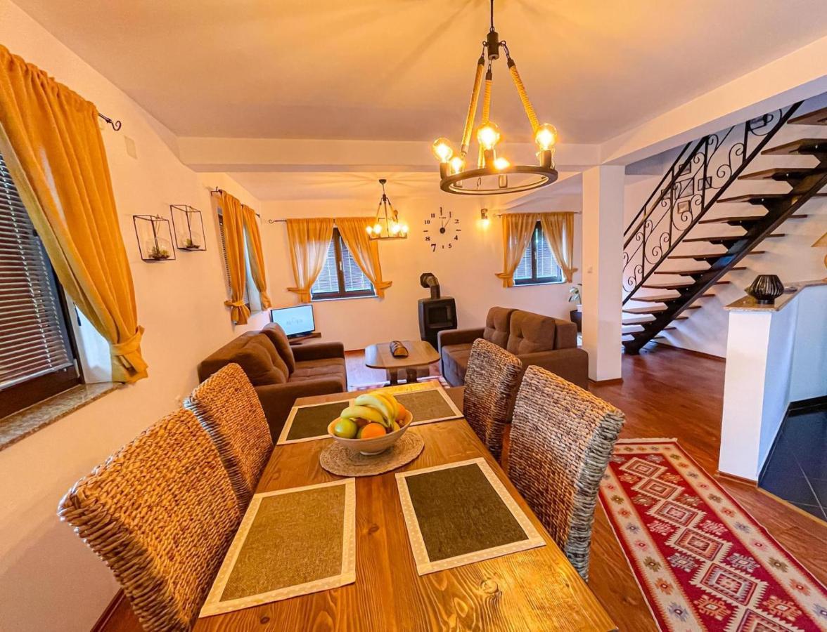 Holiday Home Avita Bihać Eksteriør bilde